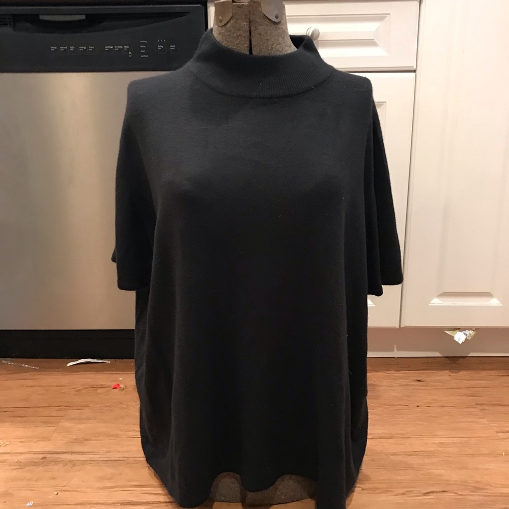 Black turtle neck short sleeve sweater blouse
